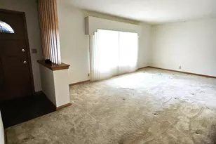 12860 Hobbs Ct, Brookfield, WI 53005 - Photo 3