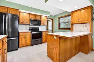 203 E Peckham St, Neenah, WI 54956 - Photo 7