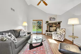 W135N8103 Wood Ct, Menomonee Falls, WI 53051 - Photo 3