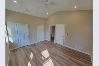 3938  Willow Dr, Waukesha, WI 53189 - Photo 5