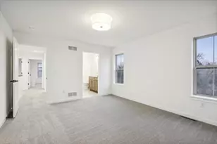 N174W20582 Laurel Springs Cir, Jackson, WI 53037 - Photo 13