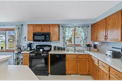 936  Sussex Ct, Rome, WI 54457 - Photo 3