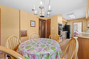 12011 W Ohio Ave, West Allis, WI 53227 - Photo 7