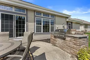 1683 Hunter Rd, Waukesha, WI 53189 - Photo 7