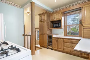 6816 Cedar St, Wauwatosa, WI 53213 - Photo 19