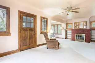 6816 Cedar St, Wauwatosa, WI 53213 - Photo 9