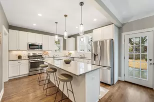 6040 N Shoreland Ave, Whitefish Bay, WI 53217 - Photo 11