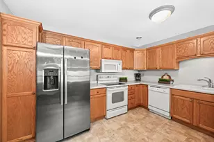 683 Wood River Ct, West Bend, WI 53095 - Photo 7