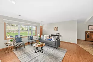 683 Wood River Ct, West Bend, WI 53095 - Photo 5