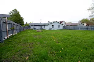 8361 S Deer Ridge Pass, Oak Creek, WI 53154 - Photo 15