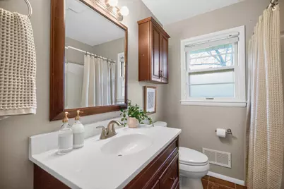 1704 W El Rancho Dr, Mequon, WI 53092 - Photo 19