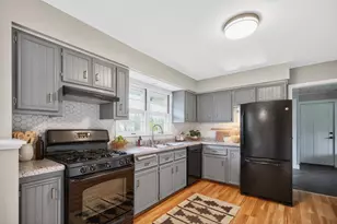 1704 W El Rancho Dr, Mequon, WI 53092 - Photo 9