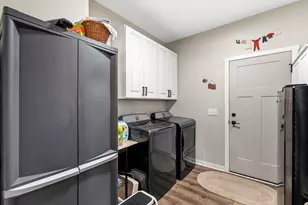 425 East St, Juneau, WI 53039 - Photo 25