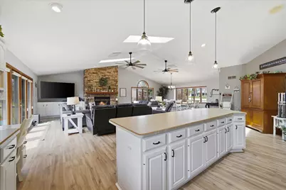 2029  White Pine Ln, Sheboygan, WI 53083 - Photo 3