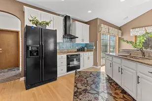 6645 Fieldstone Ct, Racine, WI 53402 - Photo 11