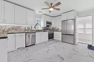 752 Wells St, Lake Geneva, WI 53147 - Photo 7