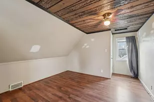 1001 W Bender Rd, Glendale, WI 53217 - Photo 11
