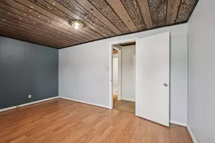 1001 W Bender Rd, Glendale, WI 53217 - Photo 13