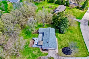 N8W27182 Jills Dr, Pewaukee, WI 53188 - Photo 47
