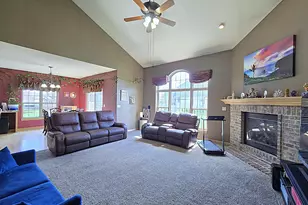9729 W Prairie Grass Way, Franklin, WI 53132 - Photo 21