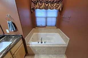 9729 W Prairie Grass Way, Franklin, WI 53132 - Photo 29