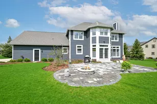 W223N3589 Ridgeside Ct, Pewaukee, WI 53072 - Photo 5