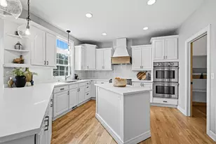 W223N3589 Ridgeside Ct, Pewaukee, WI 53072 - Photo 17