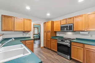 6746 S 35th St, Franklin, WI 53132 - Photo 17