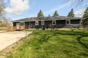 10535 W Bradley Rd, Milwaukee, WI 53224 - Photo 35