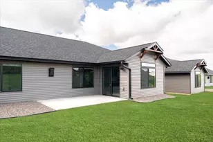 S4696 Erickson Ln, Jefferson, WI 54665 - Photo 17