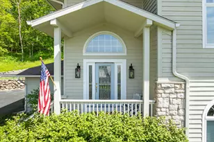 1066 Edinborough Ct, Geneva, WI 53147 - Photo 3