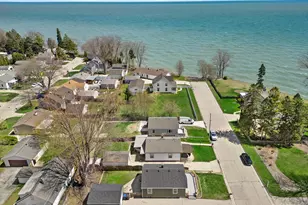 1304 Graceland Ave, Racine, WI 53403 - Photo 5