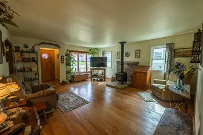 372 W Rogers St, Hartford, WI 53027 - Photo 9
