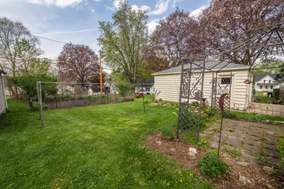 372 W Rogers St, Hartford, WI 53027 - Photo 25