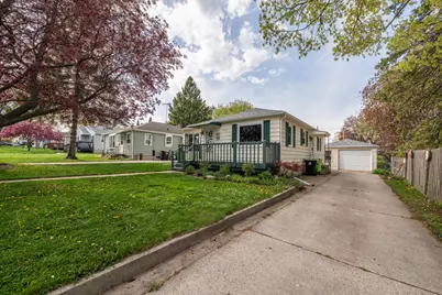 372 W Rogers St, Hartford, WI 53027 - Photo 3
