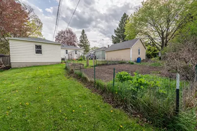 372 W Rogers St, Hartford, WI 53027 - Photo 23