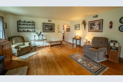 372 W Rogers St, Hartford, WI 53027 - Photo 7