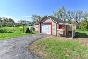 S51W30943 Old Village Rd, Genesee, WI 53149 - Photo 35