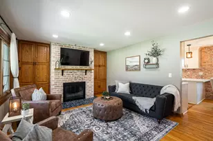 7119 W Freistadt Rd, Mequon, WI 53092 - Photo 5