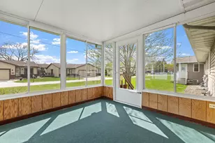 1008 Whispering Winds Pl, Onalaska, WI 54650 - Photo 9