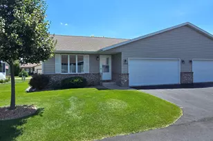 1008 Whispering Winds Pl, Onalaska, WI 54650 - Photo 1