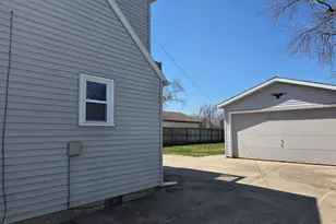 2230 S 10th St, Manitowoc, WI 54220 - Photo 3