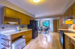10731 W Keefe Ave, Wauwatosa, WI 53222 - Photo 15