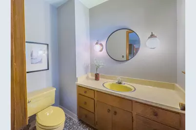 10731 W Keefe Ave, Wauwatosa, WI 53222 - Photo 17