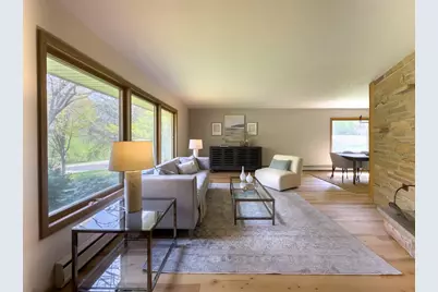 10731 W Keefe Ave, Wauwatosa, WI 53222 - Photo 5