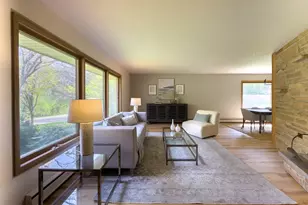 10731 W Keefe Ave, Wauwatosa, WI 53222 - Photo 5