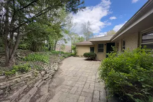 10731 W Keefe Ave, Wauwatosa, WI 53222 - Photo 27