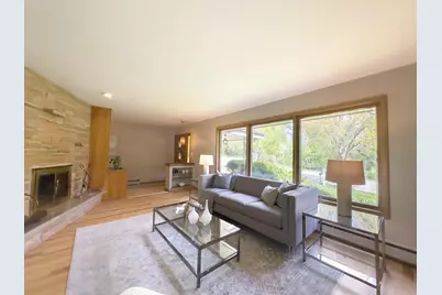 10731 W Keefe Ave, Wauwatosa, WI 53222 - Photo 7