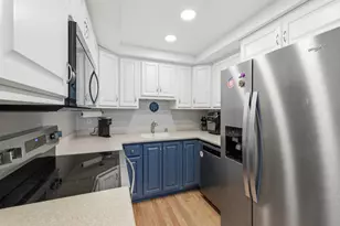 N17W5419 Garfield Ct, Cedarburg, WI 53012 - Photo 5