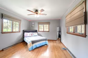 2526 W Dunwood Rd, Glendale, WI 53209 - Photo 11